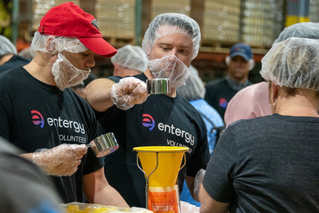 Entergy volunteers honor Dr. King&apos;s dream by helping address hunger across Louisiana.