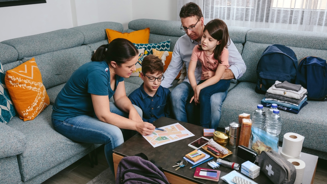Keep yourself and your family safe by preparing a good personal disaster plan. Keep yourself and your family safe by preparing a good personal disaster plan.