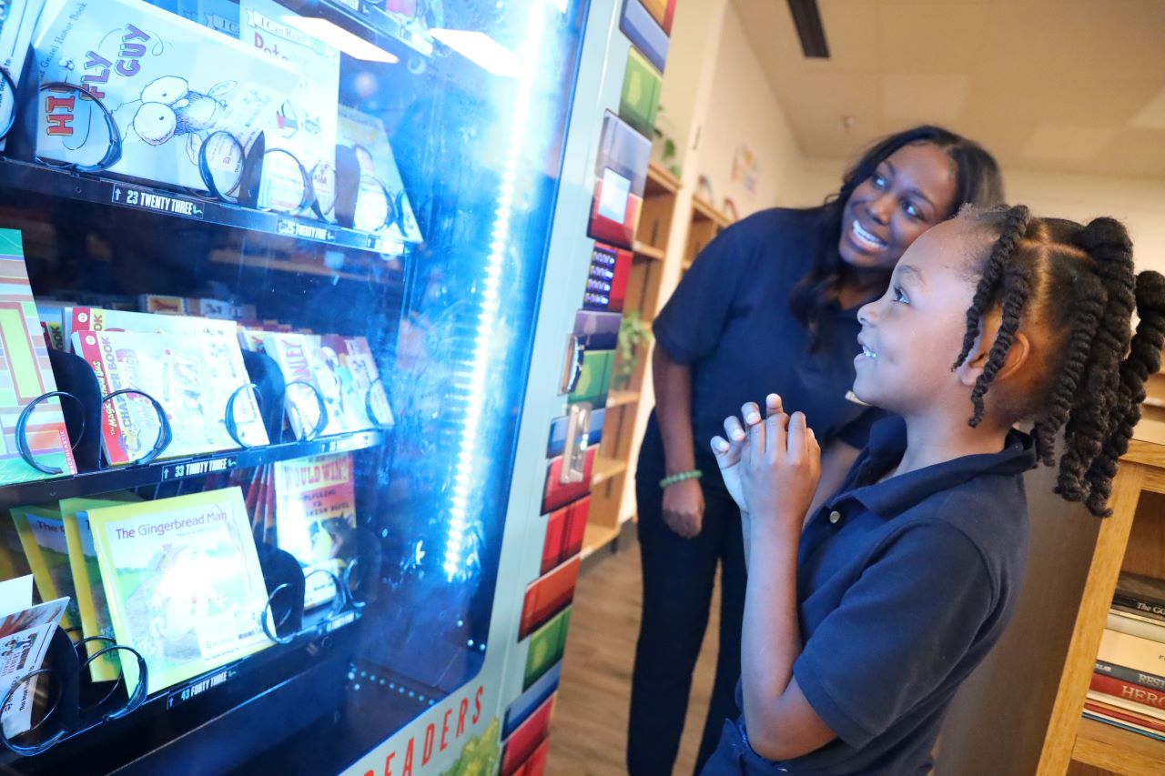 Entergy Texas sponsors United Way s book vending machine program