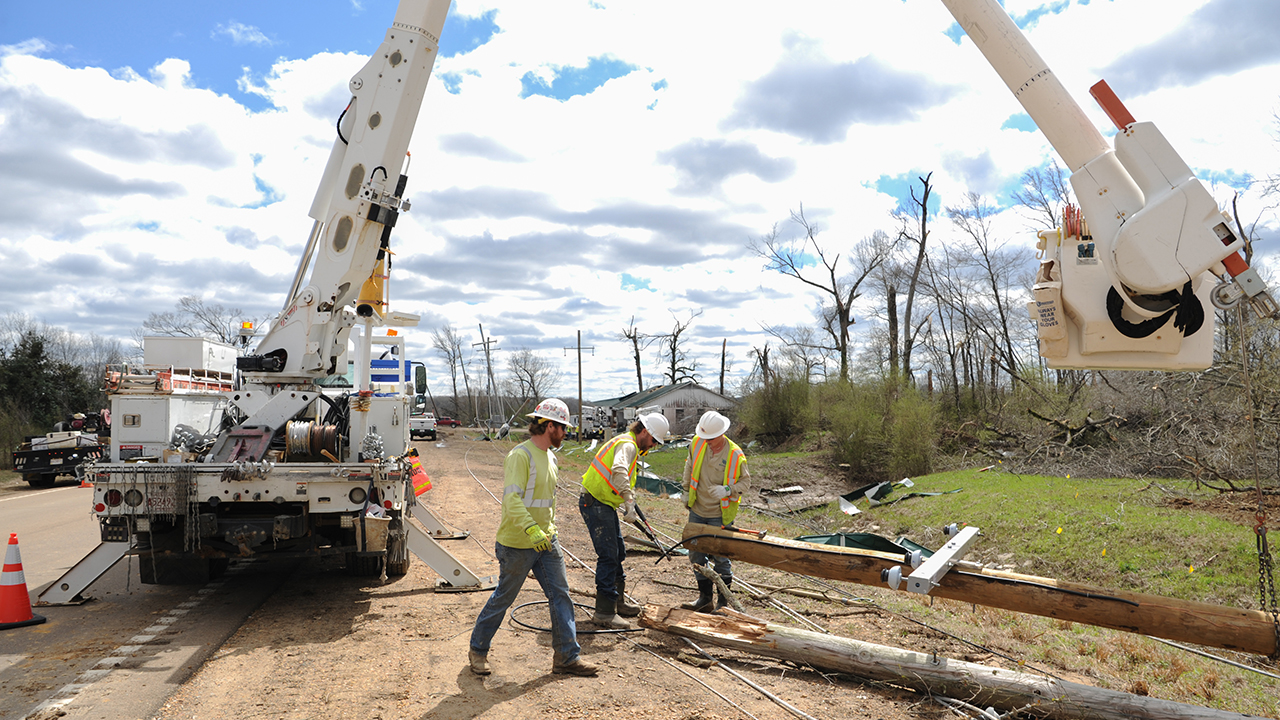 Crews restore power to customers in Elliott following recent severe weather.