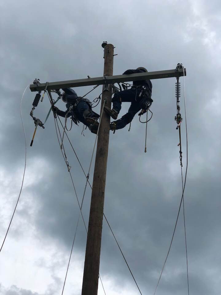 entergy arkansas new linemen at lineman boot camp 